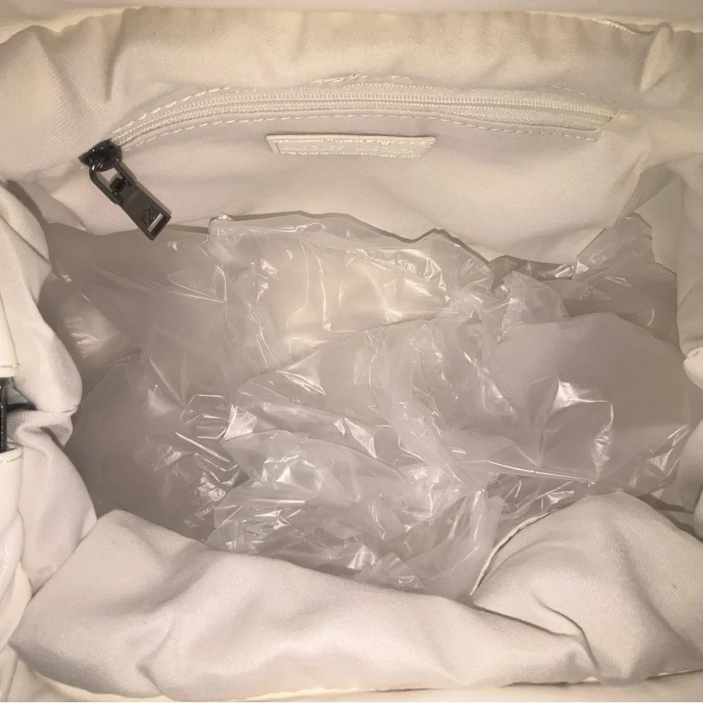 Badgley Mischka Elegant White Crossbody Bag